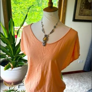 Peachy top with sheer pattern back 😍 Lauren Conrad size S